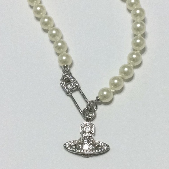 Sold out Vivienne Westwood pearl silver logo 16” necklace - Picture 3 of 11